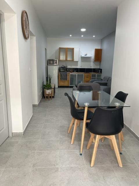 Rdc - Appartement F3 Villiers Le Bel 95 Proche De Paris Roissy Екстериор снимка